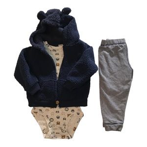 Carter’s 3-piece set Navy blue, beige & zoo animals. Size 24months.
